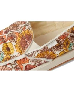 Sanuk Donna Floral Quilt | Flats -Trendy Modern Shoes 81TwfkzrIWL. AC SR736920